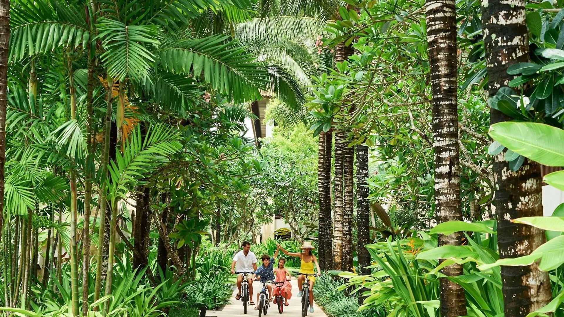 Conrad Bali Hotel Nusa Dua  5*, Nusa Dua (Bali)